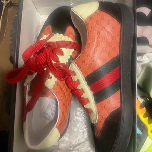 Kids gucci shoes size3